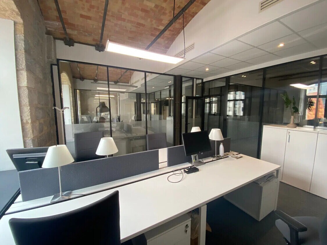 10 Place De La Joliette, Marseille for lease Interior Photo- Image 1 of 9