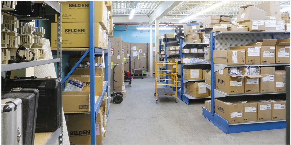 9260-9300 Blvd Henri Bourassa W, Montréal, QC for lease - Interior Photo - Image 3 of 9