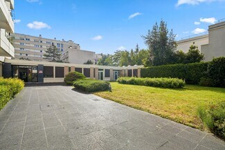 Plus de détails pour 102 Avenue Marceau, Courbevoie - Bureau à louer