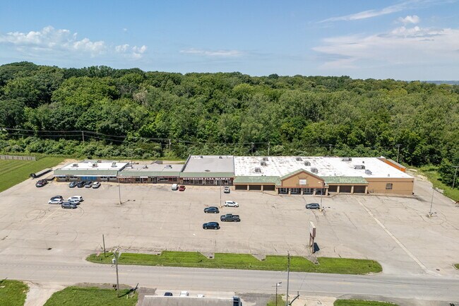 More details for 3414 S 22nd St, Saint Joseph, MO - Retail for Sale