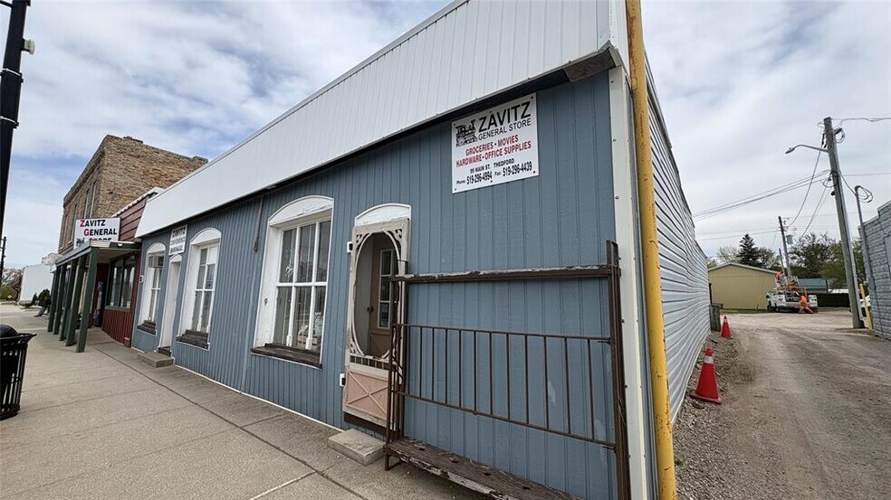 99 Main St, Thedford, ON à vendre - Photo du bâtiment - Image 2 de 5