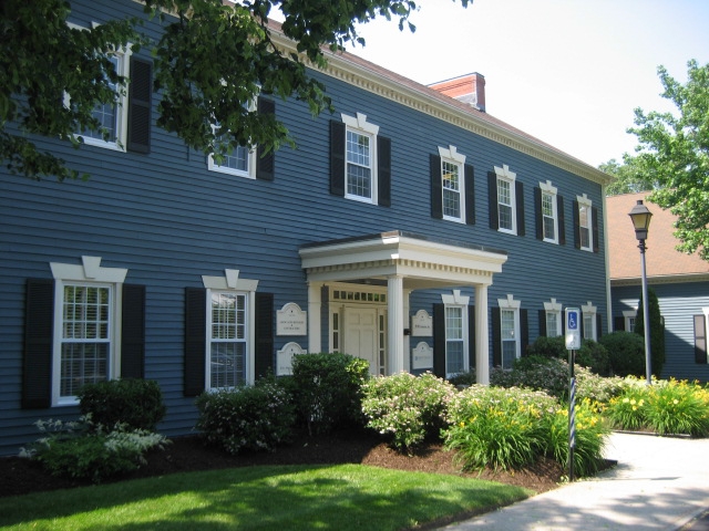 400 Massasoit Ave, East Providence, RI à vendre Photo du bâtiment- Image 1 de 1