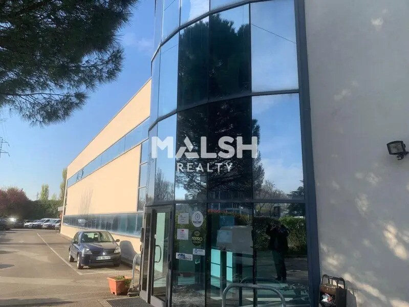 Flex in Vaulx-en-Velin for sale Building Photo- Image 1 of 14