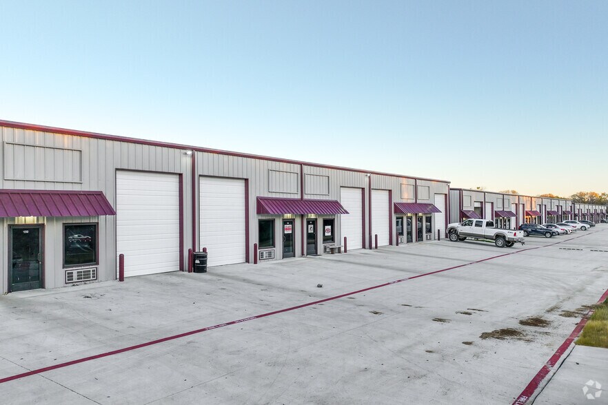 7676 E FM 917, Alvarado, TX à louer - Photo du bâtiment - Image 2 de 6