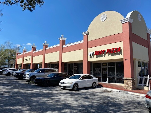 241 S Westmonte Dr, Altamonte Springs, FL à louer - Photo du bâtiment - Image 3 de 9