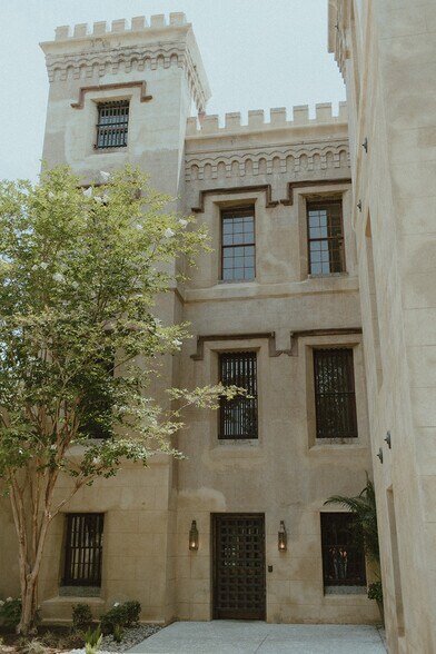 21 Magazine St, Charleston, SC à louer - Photo du bâtiment - Image 2 de 6