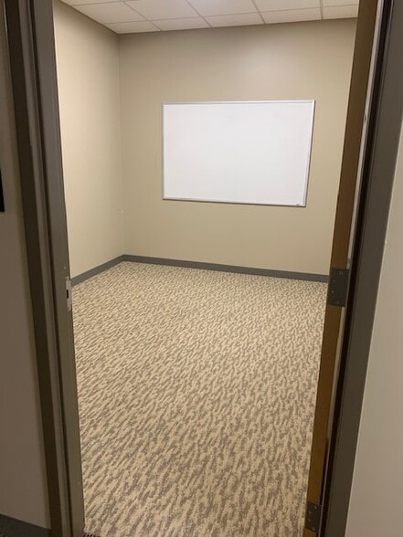309-313 S Broadway, Rochester, MN for lease - Interior Photo - Image 3 of 6