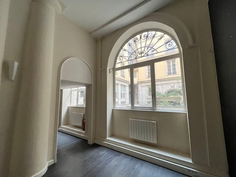 1 Rue Du Griffon, Lyon à louer - Photo du bâtiment - Image 1 de 5