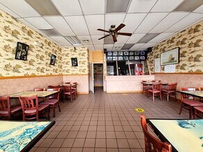 413 W Crystal Lake Ave, Haddonfield, NJ for lease Interior Photo- Image 1 of 7