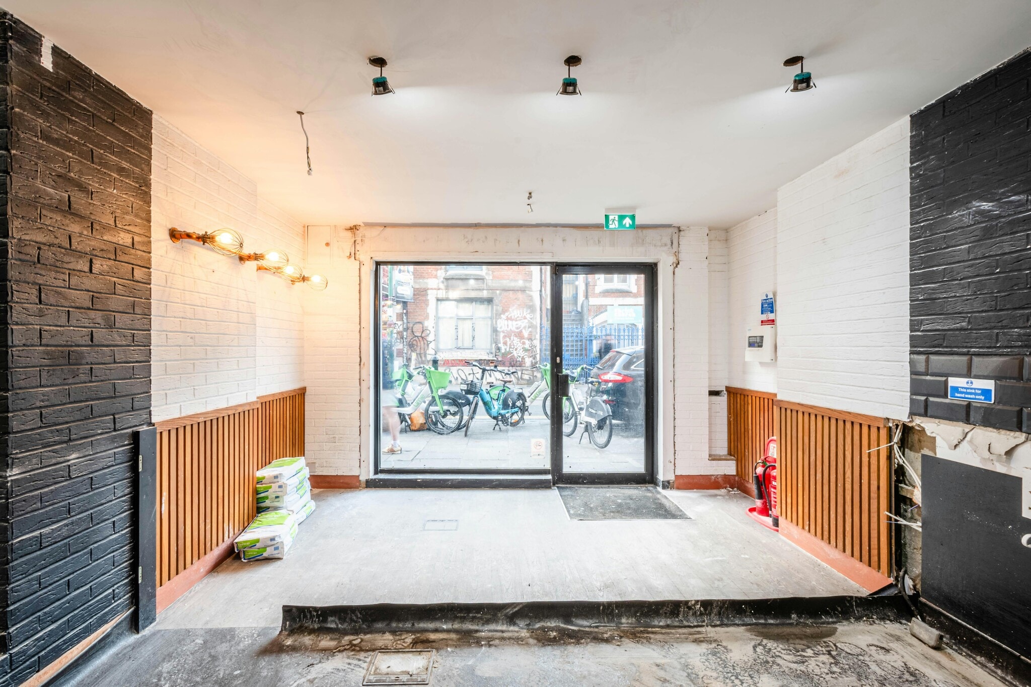 66 Brick Ln, Londres à louer Photo intérieure- Image 1 de 5