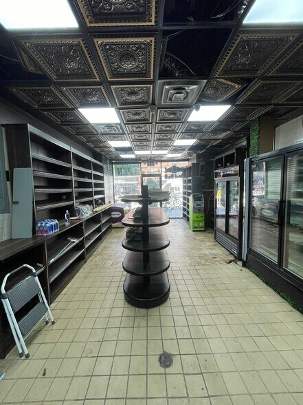 171 W 23rd St, New York, NY à louer - Photo du bâtiment - Image 2 de 3