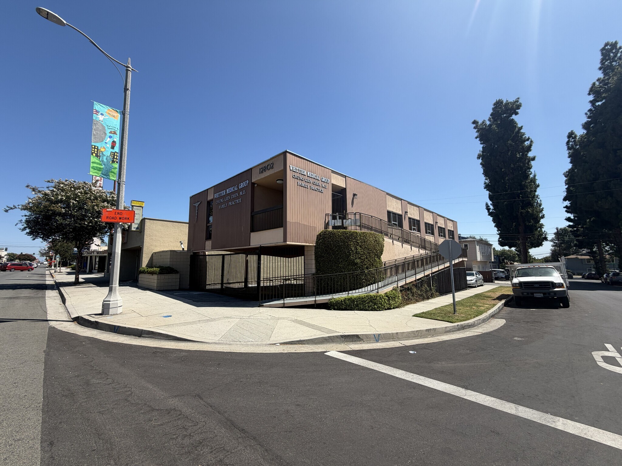 12802 Whittier Blvd, Whittier, CA à louer Photo du bâtiment- Image 1 de 3