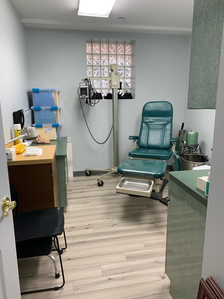 1911 Avenue L, Brooklyn, NY for lease - Interior Photo - Image 2 of 8