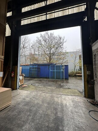 Plus de détails pour Local d'activités, Industriel à louer