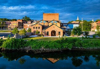 Plus de détails pour 125 Water St, Catskill, NY - Commerce de détail à louer