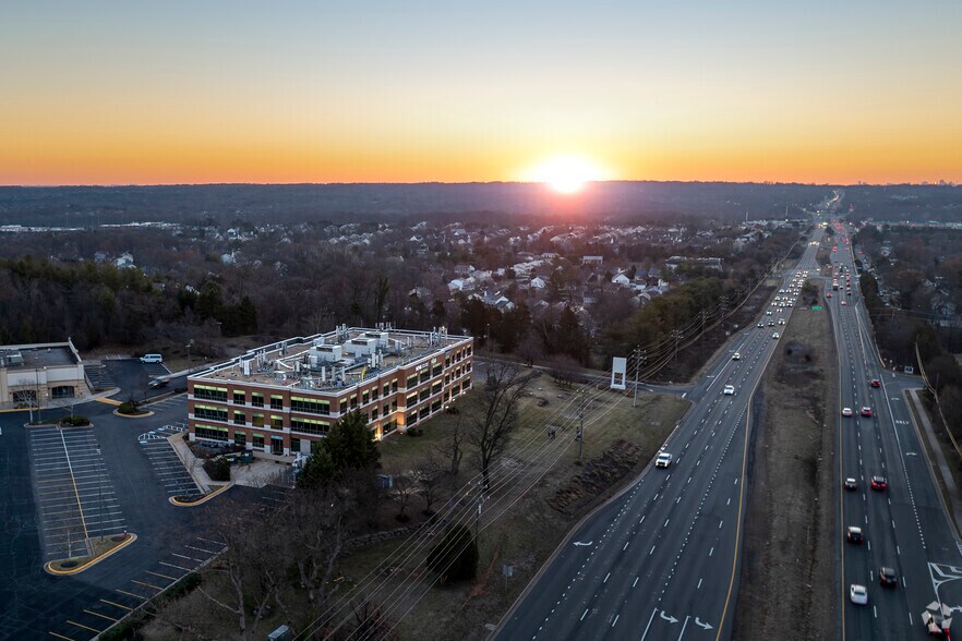 21335 Signal Hill Plaza, Sterling, VA à louer - Photo du bâtiment - Image 3 de 23