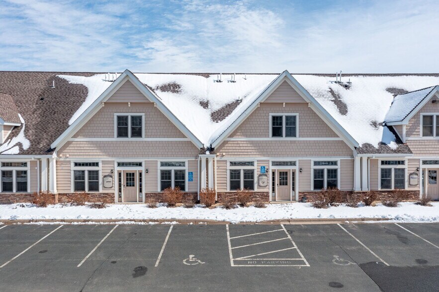 1509 Southcross Dr W, Burnsville, MN à vendre - Photo du bâtiment - Image 1 de 9
