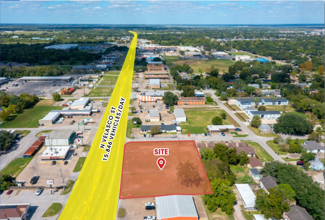 1038 N Velasco St, Angleton, TX à louer Photo du bâtiment- Image 1 de 5
