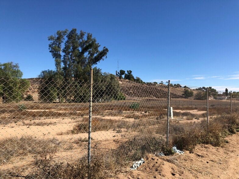 21026 Palomar St, Wildomar, CA for sale - Primary Photo - Image 1 of 33