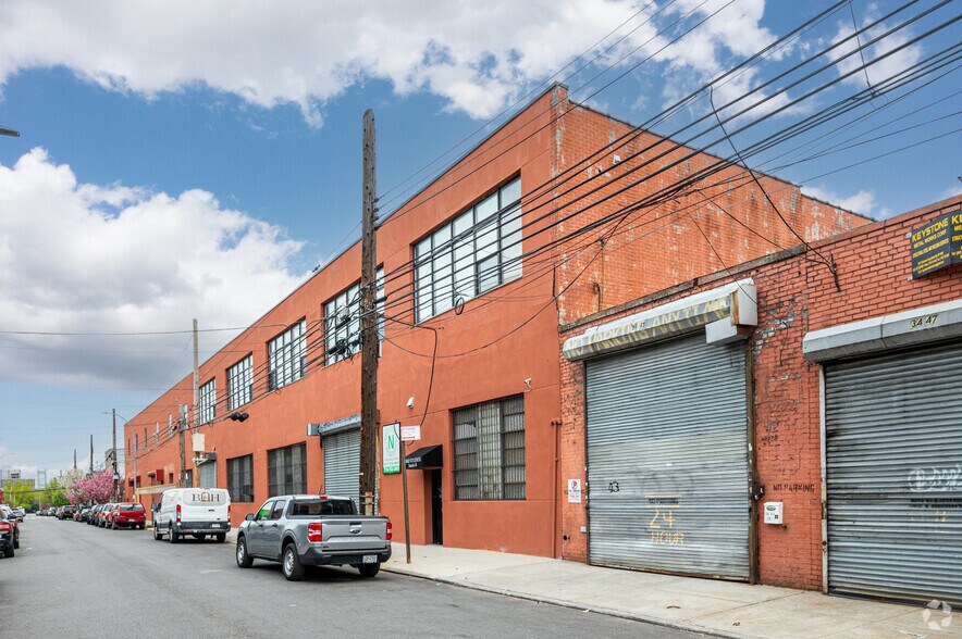 34-19 10th St, Astoria, NY à vendre - Photo du bâtiment - Image 3 de 18