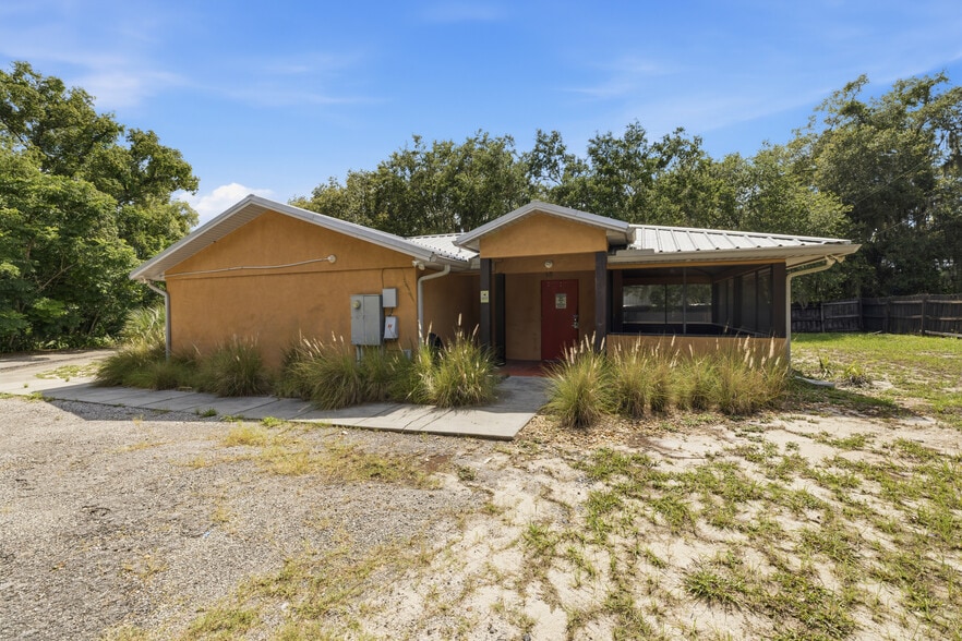 2250 N Volusia Ave, Orange City, FL for sale - Building Photo - Image 2 of 32