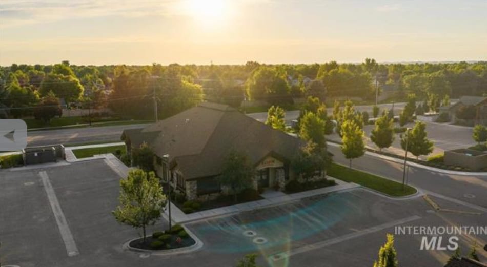 1588 W Cayuse Creek Dr, Meridian, ID for sale - Building Photo - Image 2 of 14