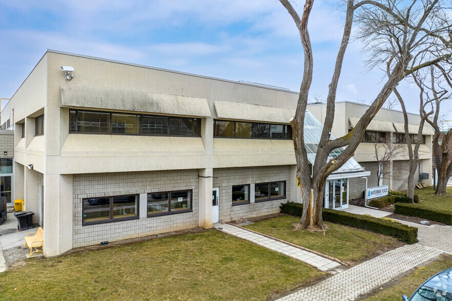 19 Waterman Ave, Toronto, ON for sale - Primary Photo - Image 1 of 1