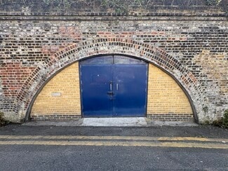 Plus de détails pour Barton Rd, Rochester - Industriel à louer