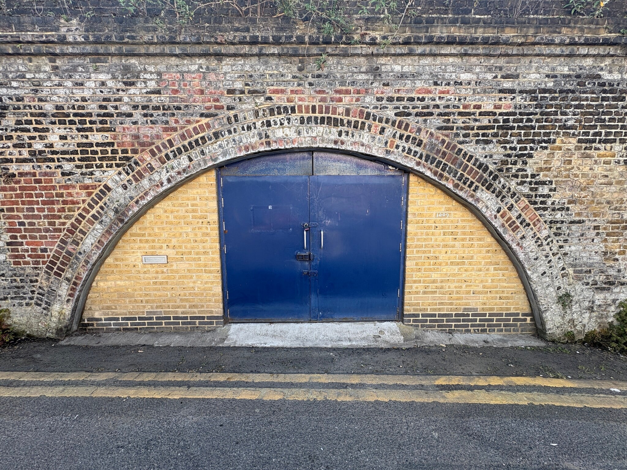 Barton Rd, Rochester à louer Photo du bâtiment- Image 1 de 4