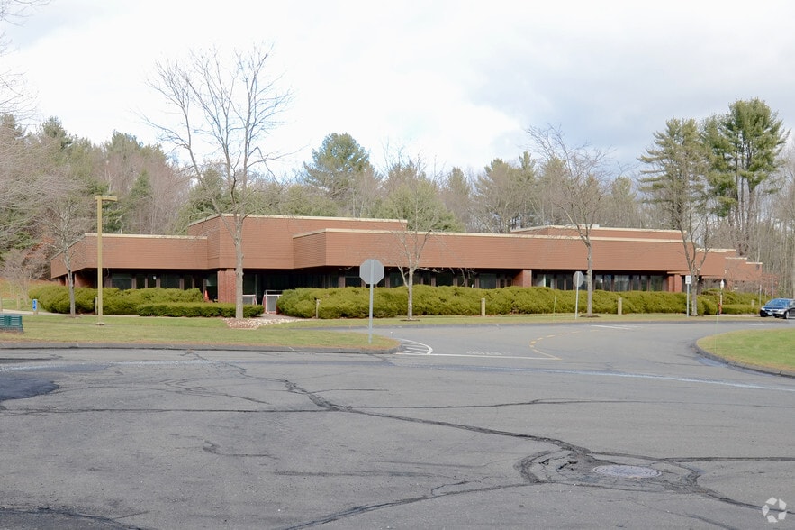 150 Fisher Dr, Avon, CT for lease - Building Photo - Image 1 of 7
