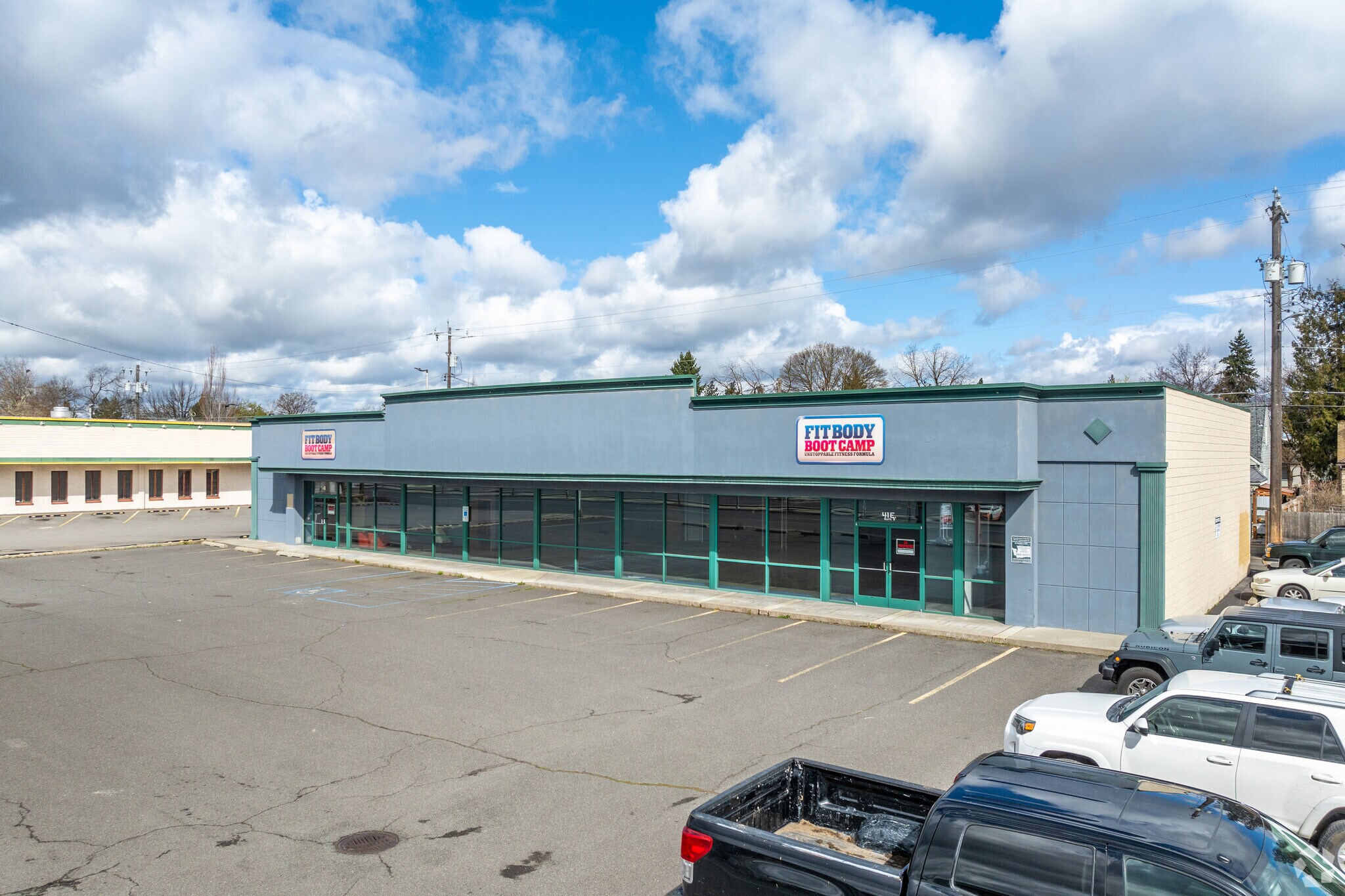 41 E Queen Ave, Spokane, WA for lease Primary Photo- Image 1 of 6