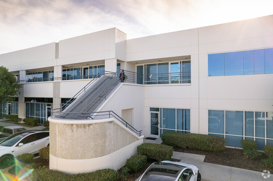 25 Mauchly, Irvine, CA for lease - Building Photo - Image 3 of 24