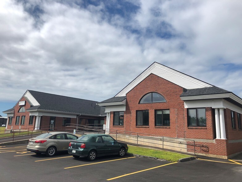 264 Civic Center Dr, Augusta, ME à louer - Photo du bâtiment - Image 3 de 4