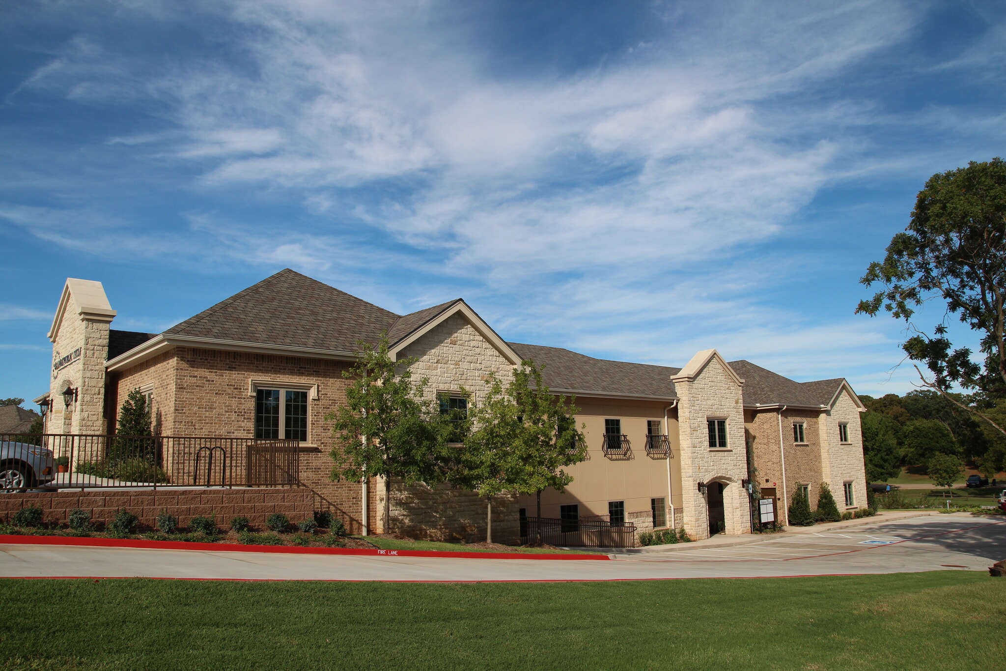 1008 S Bryant Ave, Edmond, OK à louer Photo du bâtiment- Image 1 de 1