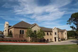 1008 S Bryant Ave, Edmond, OK à louer Photo du bâtiment- Image 1 de 1