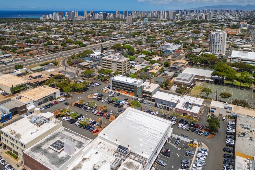 1137 11th Ave, Honolulu, HI à louer - Aérien - Image 2 de 5