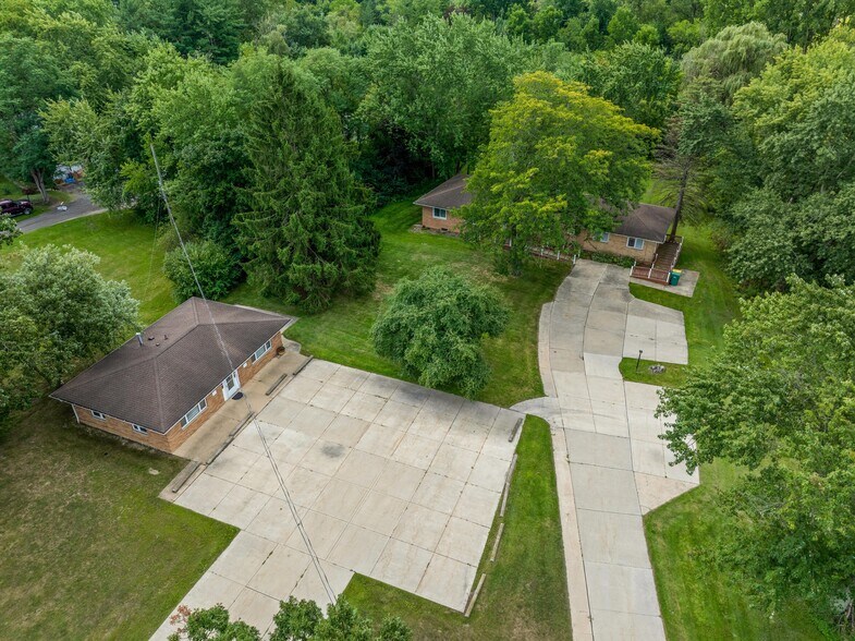 5880 Whittaker Rd, Ypsilanti, MI à vendre - Photo principale - Image 1 de 1