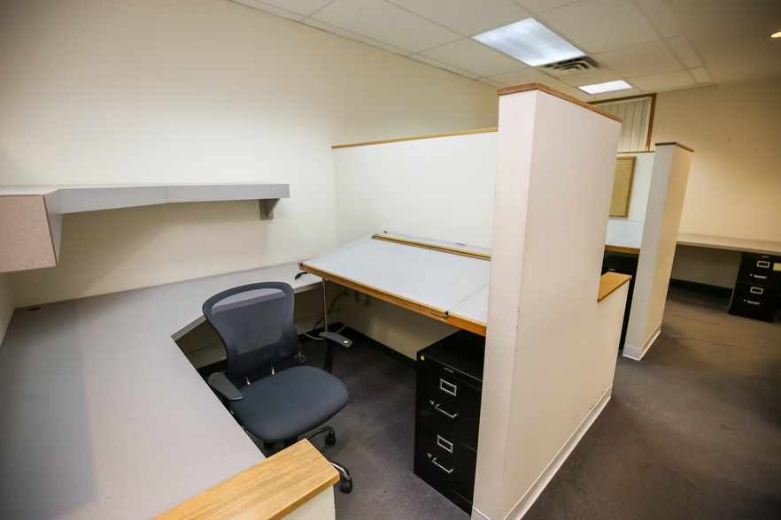 1118 E Columbia Ave, Philadelphia, PA for lease - Interior Photo - Image 2 of 24