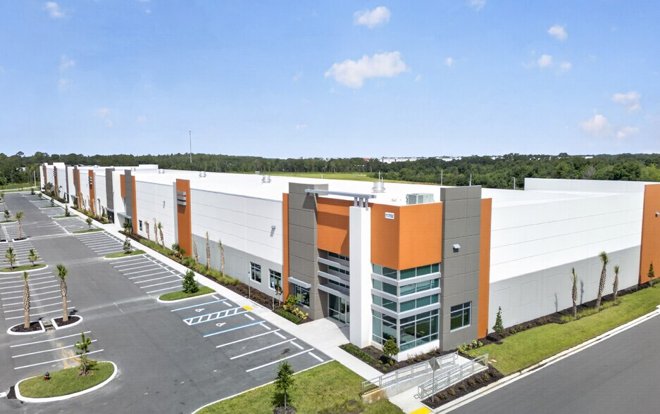 11600 Trade Park Way, San Antonio, FL à louer - Photo du bâtiment - Image 3 de 12
