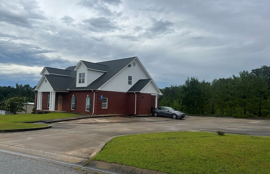 395 Meadow Ridge Dr, Milledgeville, GA for sale - Building Photo - Image 2 of 11