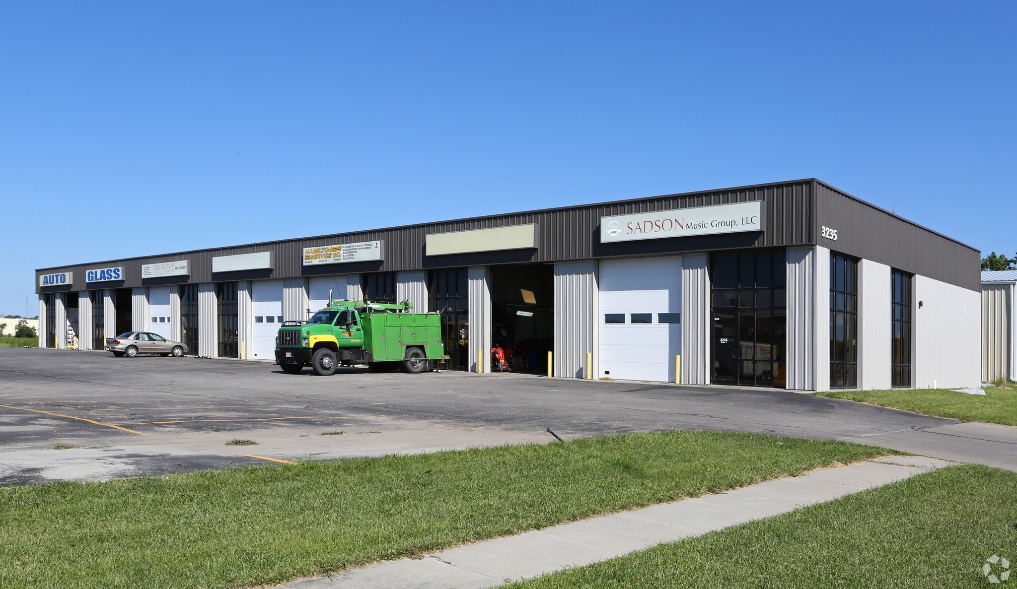 3235 N 33rd St, Lincoln, NE for lease Primary Photo- Image 1 of 19