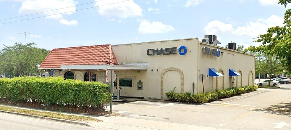 4660 Forest Hill Blvd, West Palm Beach, FL for sale - Building Photo - Image 2 of 3