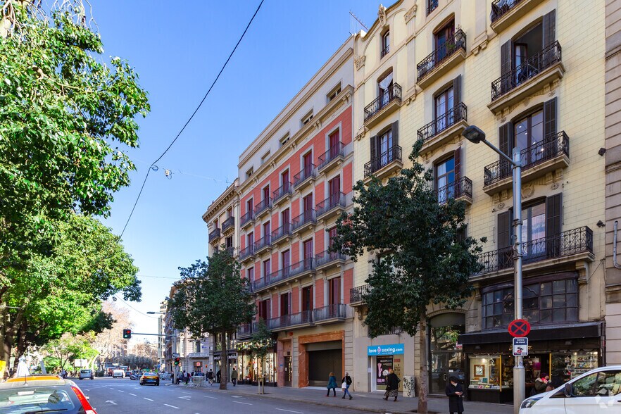 Carrer de Fontanella, 20, Barcelone, Barcelona à louer - Photo du bâtiment - Image 2 de 3