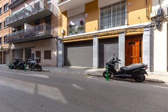 Commerce de détail dans Esplugues de Llobregat, Barcelona à louer Photo intérieure- Image 1 de 17