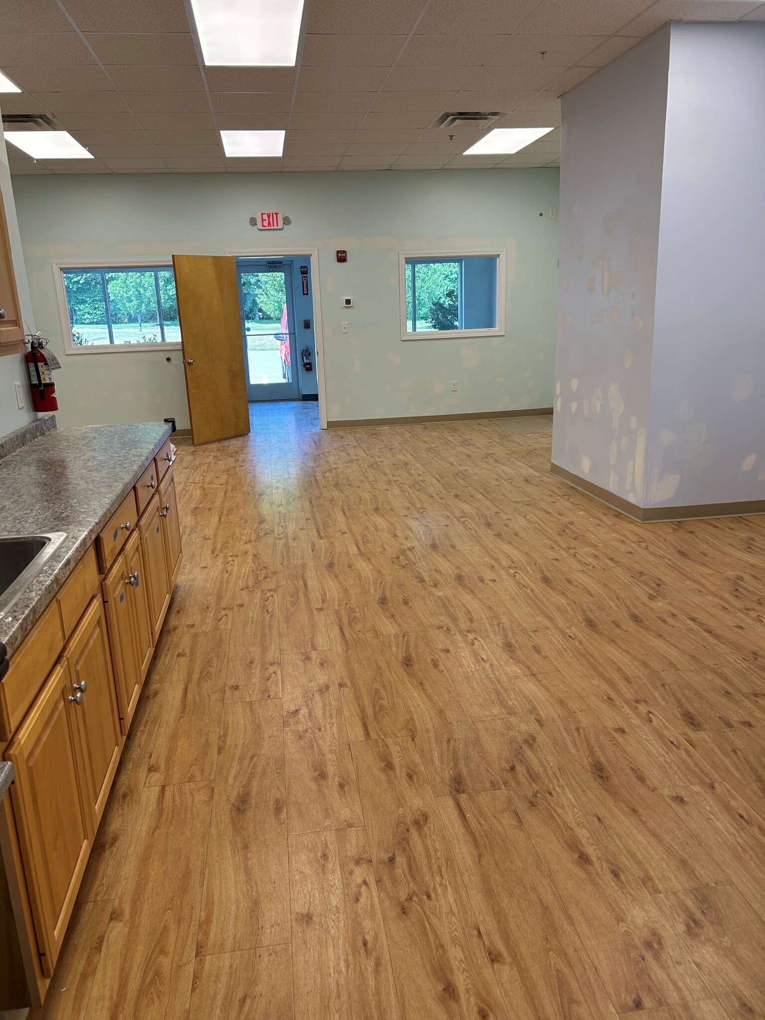 26 Forest Ridge Dr, Rowley, MA for lease Interior Photo- Image 1 of 6