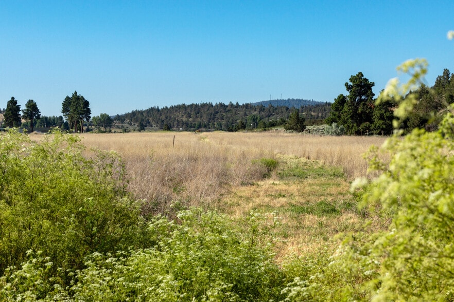 N Hwy 97, Klamath Falls, OR à vendre - Photo du bâtiment - Image 3 de 26