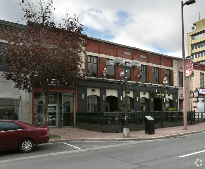 158-160 Pitt St, Cornwall, ON for sale - Primary Photo - Image 1 of 1