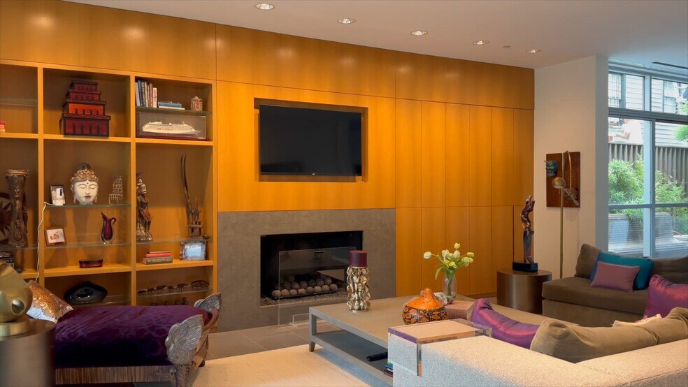 3510 Gillespie St, Dallas, TX à vendre - Vidéo sur l’inscription commerciale - Image 2 de 79