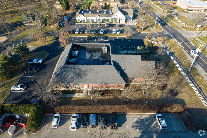 379 W Olentangy St, Powell, OH for lease - Aerial - Image 2 of 7