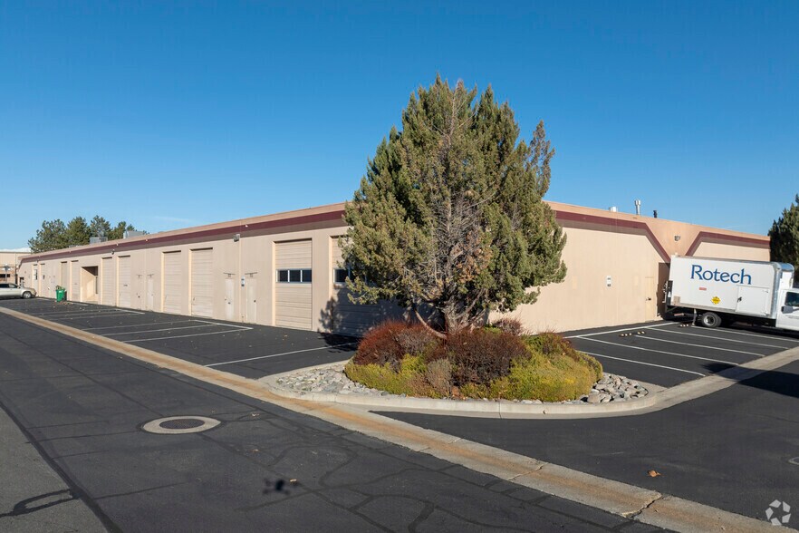 5301 Longley Ln, Reno, NV à louer - Photo du bâtiment - Image 2 de 3